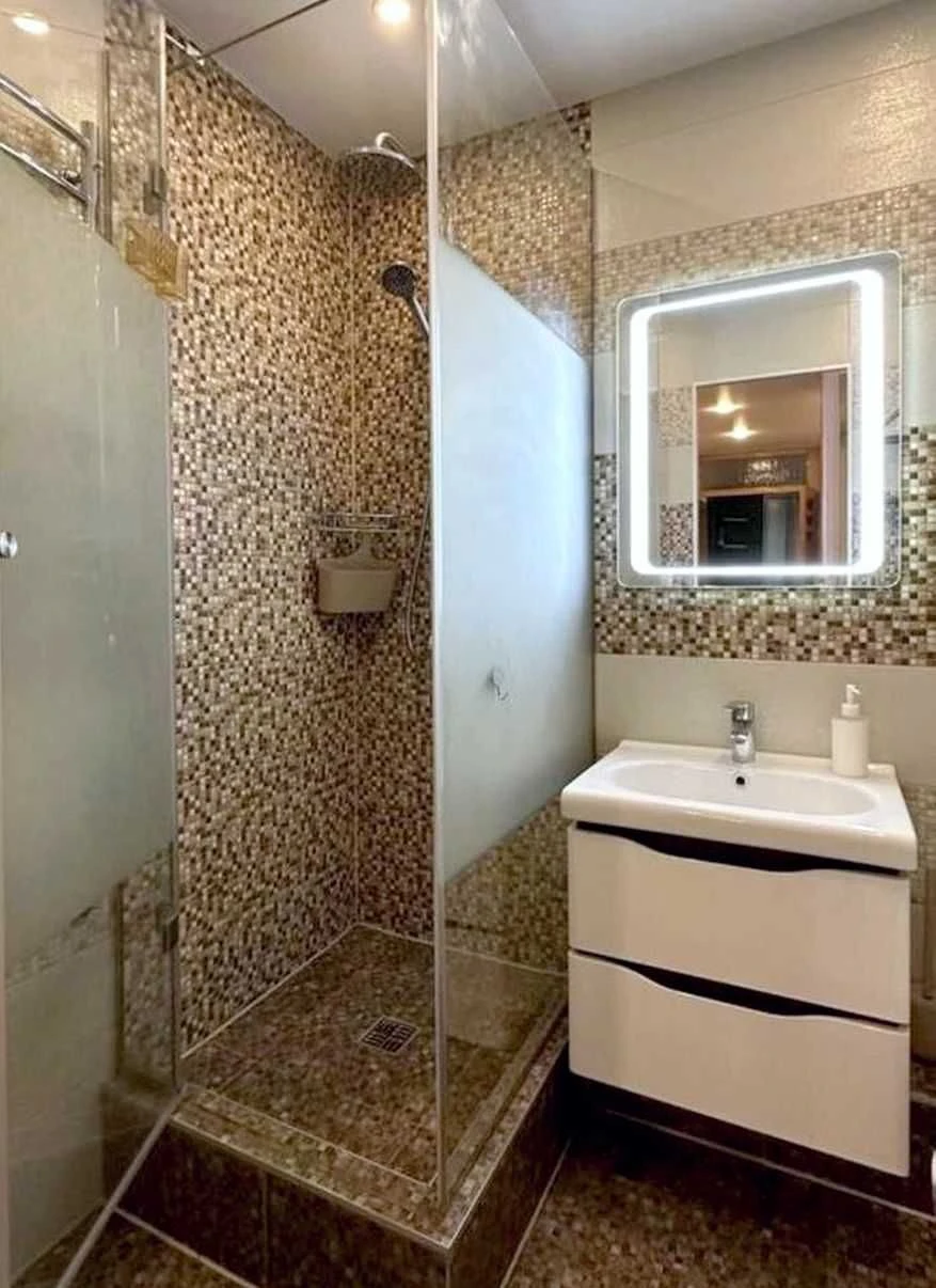 Продам 3-к квартиру с ремонтом на Малиновского, Солнечный