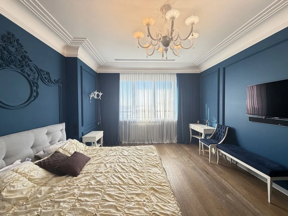 В продаже двухуровневая квартира  220м2 с террасой в Новостр