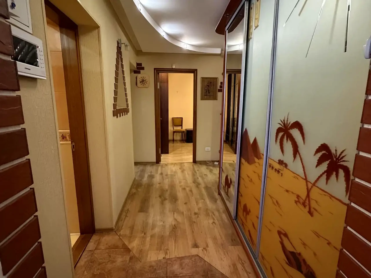 Продаж квартири 3-кімн. 100 м² 4/5 пов.