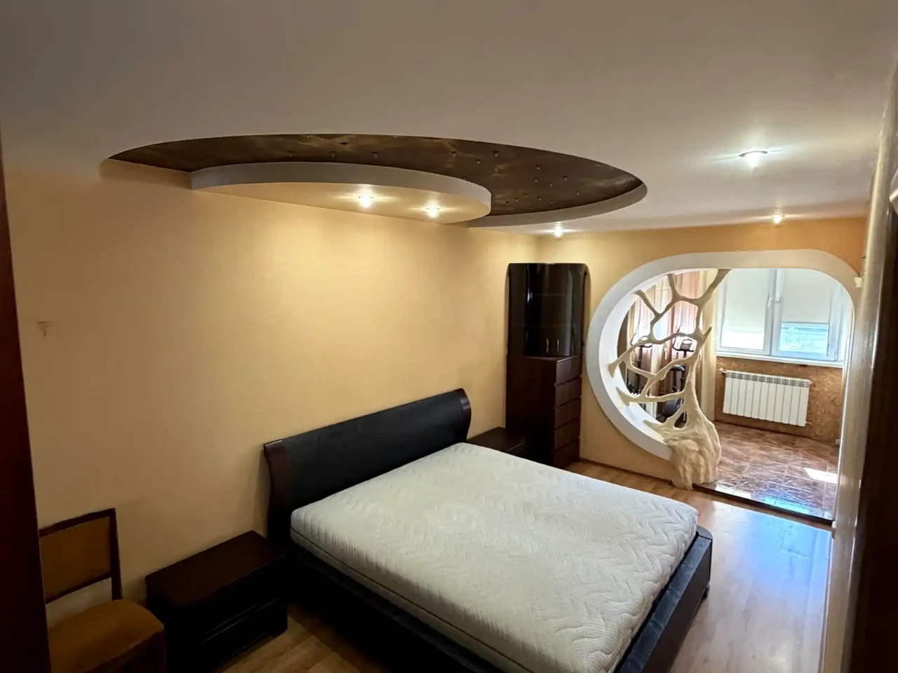 Продаж квартири 3-кімн. 100 м² 4/5 пов.
