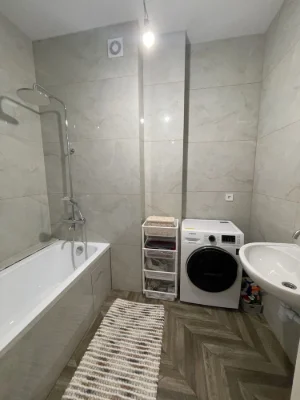 3 к  квартира 113 м² з 2 балконами , ремонт 90%, окремі 3 сп