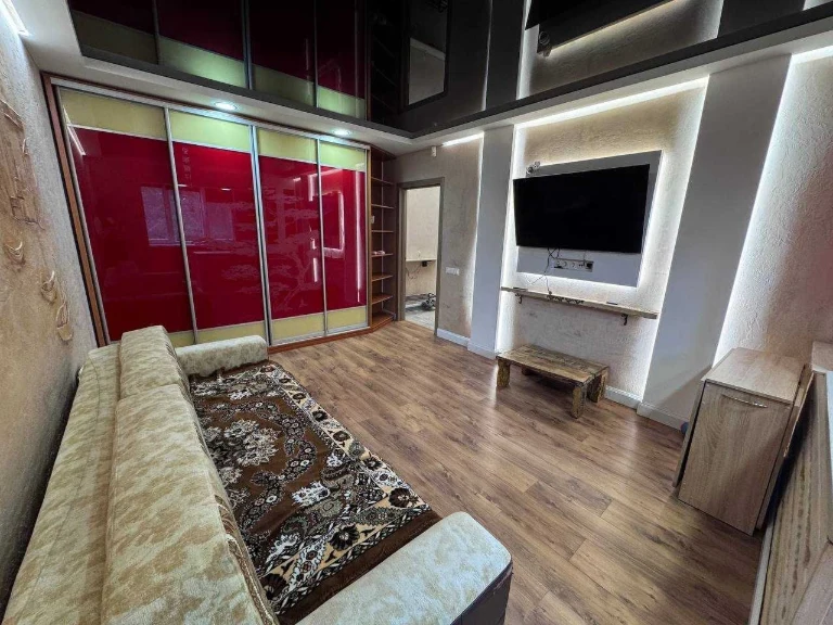 ПРОДАЖ 2-кімнатна квартира | 50 м² | 2 ПОВЕРХ