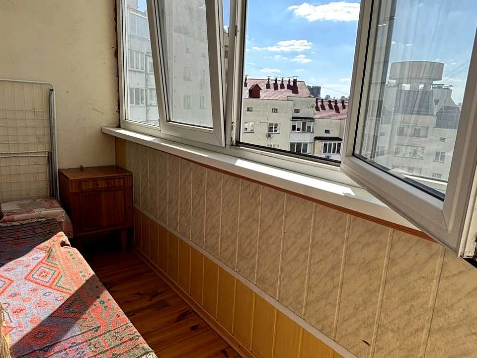 Квартира. Київ, Левка Лук'яненка вул. (Маршала Тимошенка)