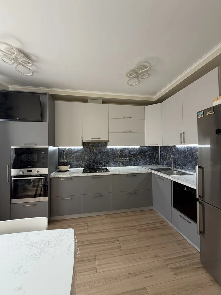 Продаж 2-х кімнатної. Газ. Поруч Парк.