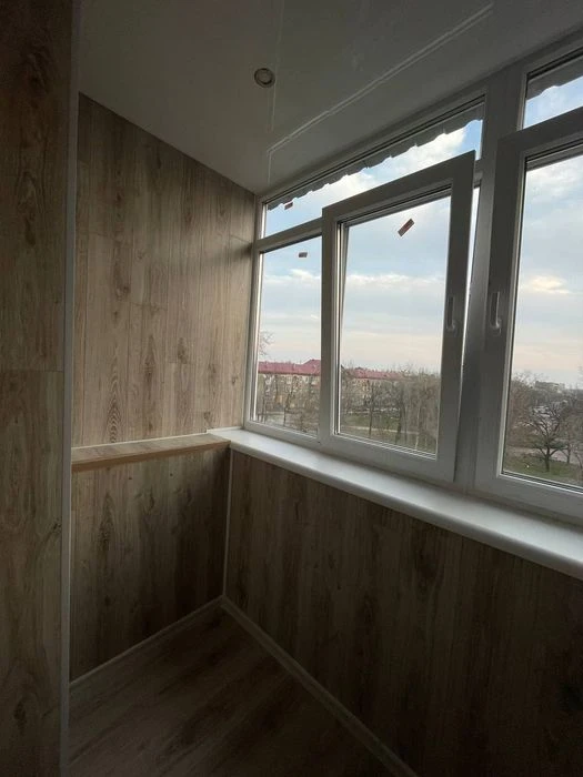 Продаж 3 х кім.кв. " Сталінка" Терміново, зниження ціни  пло