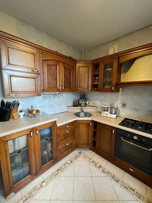 Продаж 3 х кім.кв. " Сталінка" Терміново, зниження ціни  пло