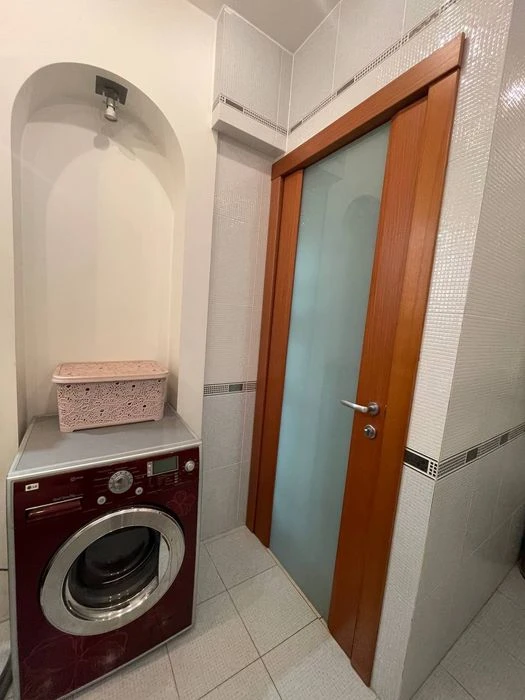 Продаж 3 х кім.кв. " Сталінка" Терміново, зниження ціни  пло