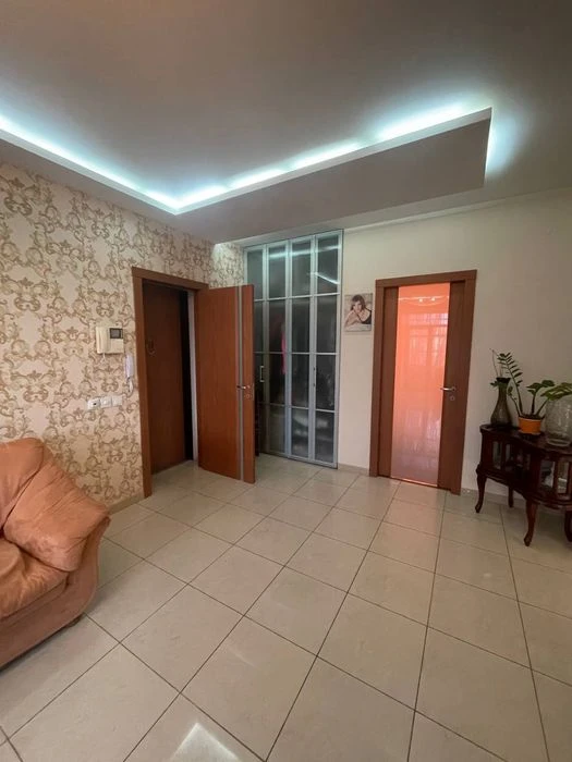 Продаж 3 х кім.кв. " Сталінка" Терміново, зниження ціни  пло