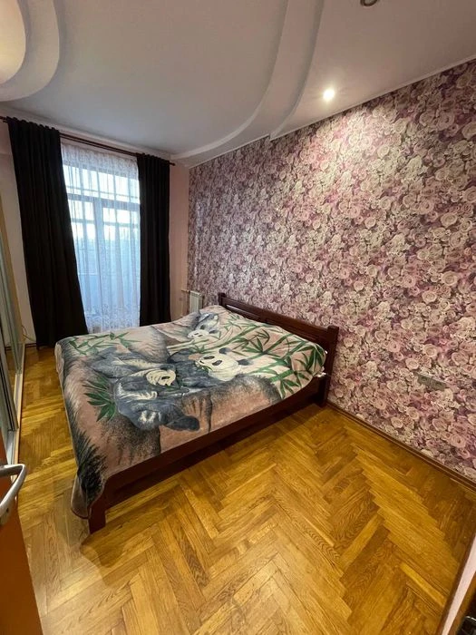 Продаж 3 х кім.кв. " Сталінка" Терміново, зниження ціни  пло