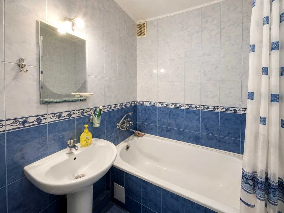 Apartment. Kharkiv, Gvardeytsiv-Shyronintsiv st.