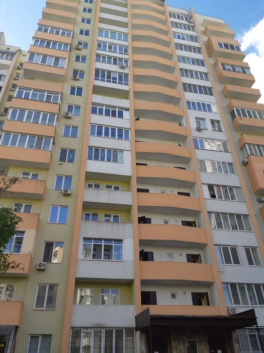 Срочно продажа квартиры 3 комната 90 м2м