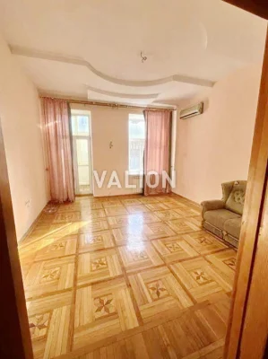 Продаж 3к квартири 75кв.м в царському будинку, вул.Гончара О