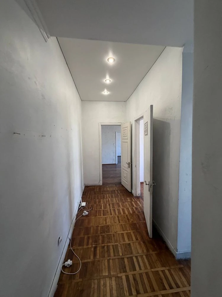 Оренда 3-кімнатної квартири в центрі, Антоновича 22, метро