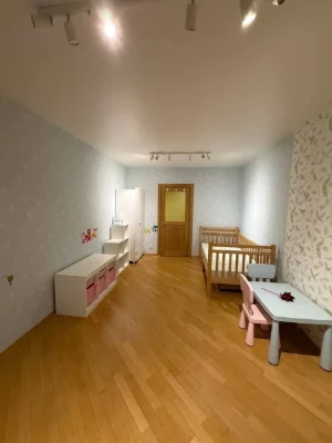 Оренда 2 - кімн. квартири - 75м2, Виноградар (Правди 31А)