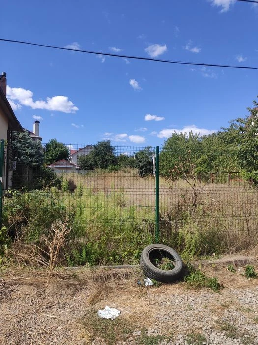 Plot near the sea, Odessa, St. Primorye, Molodaya Gvardiya