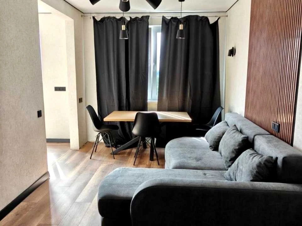 Apartment. Kharkiv, Yubileiny Ave. ()