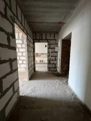 ВиплатиТак! Велика 2к Виставка не кутова. Середній поверх. М