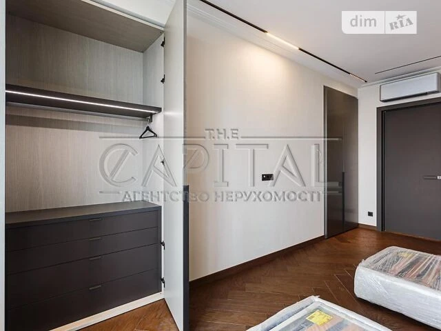 For sale 4-room apartment 200 sq. m. on 18 Instytutska Street • ID 34