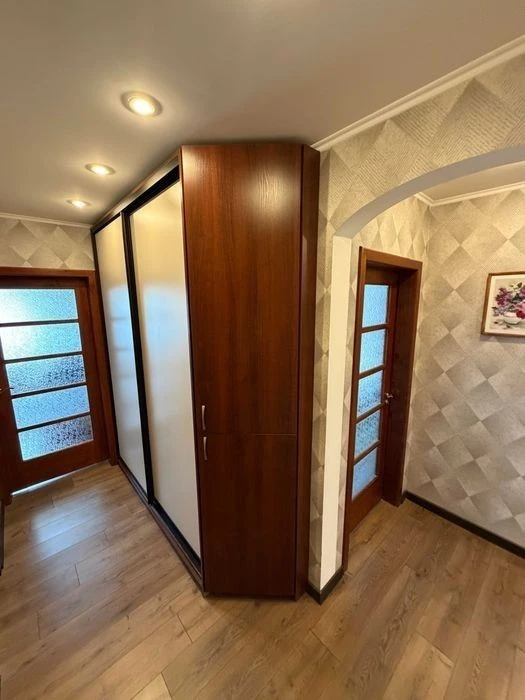Sale of a 3-room apartment of 92 sq. m. with UPS, Dragomano St.