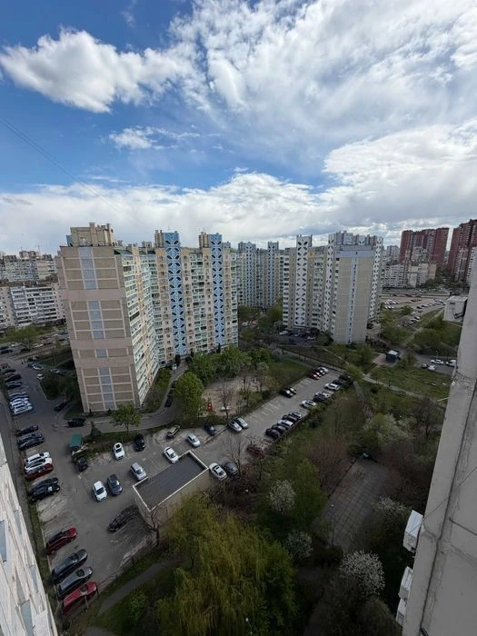 Sale of a 3-room apartment of 92 sq. m. with UPS, Dragomano St.