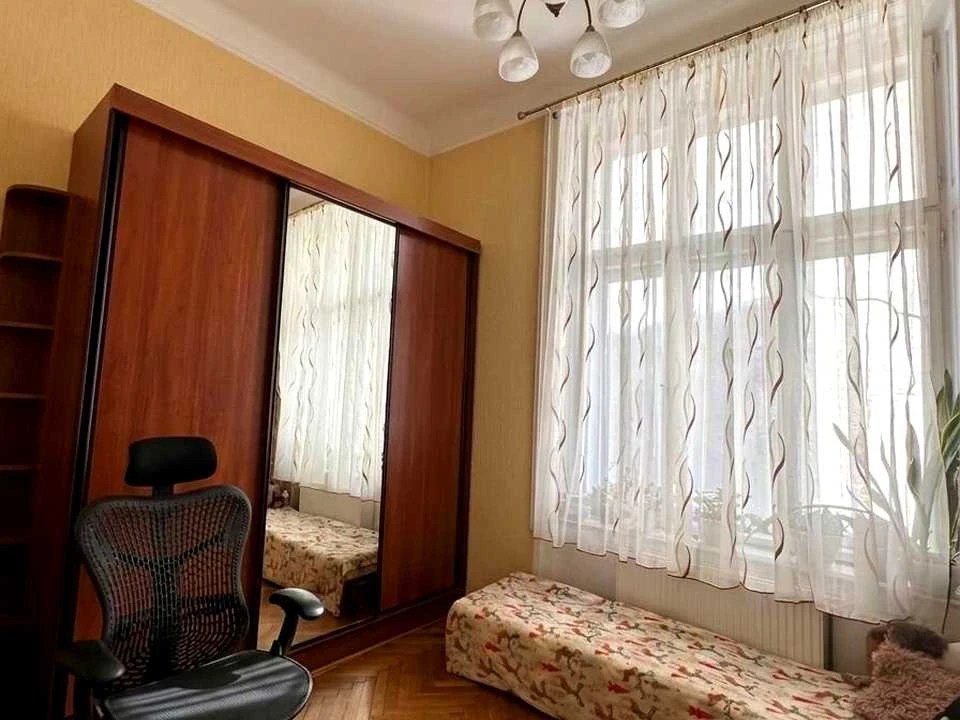 Apartment. Lviv, Mykola Kopernika St.