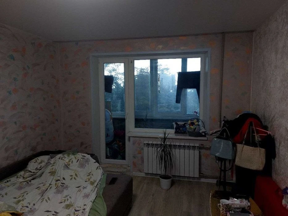 I will sell a 2-room apartment on the left bank, st. autumn