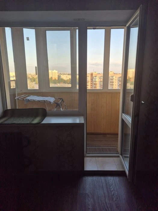 For sale: 1-room apartment with improved layout on Molochnaya Street.