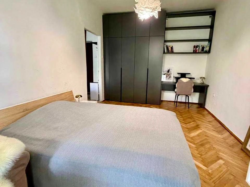 Квартира. Київ, Трьохсвятительська вул.