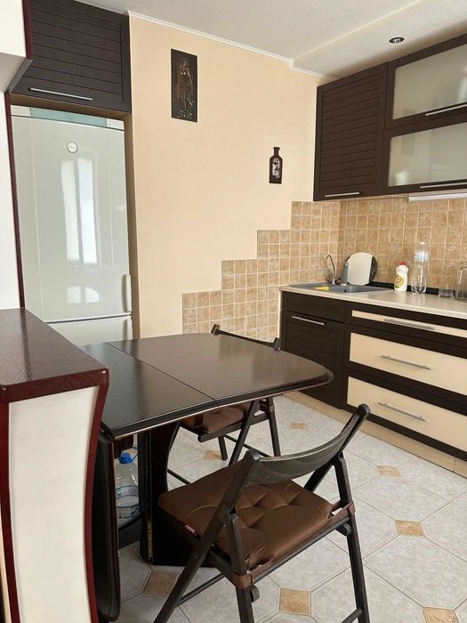 Two-bedroom apartment for sale in Pavlovo Pole! Nauchnaya metro station, Lyapunov Street!