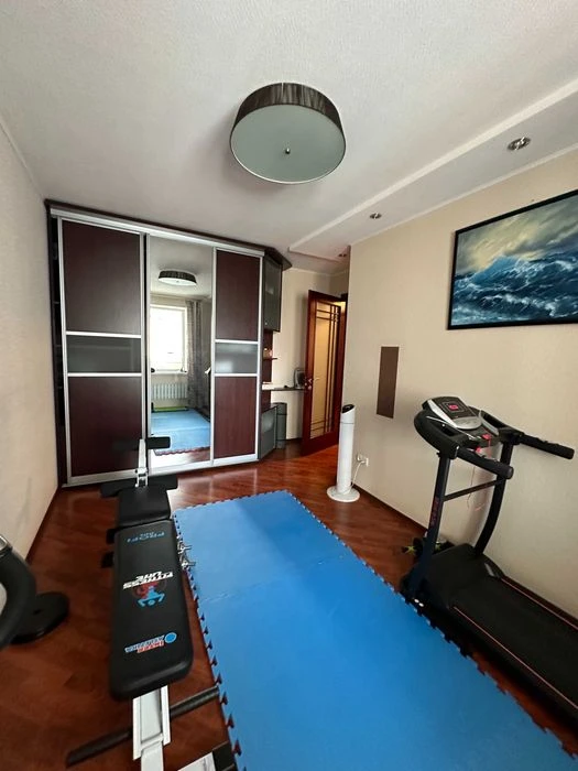 Two-bedroom apartment for sale in Pavlovo Pole! Nauchnaya metro station, Lyapunov Street!