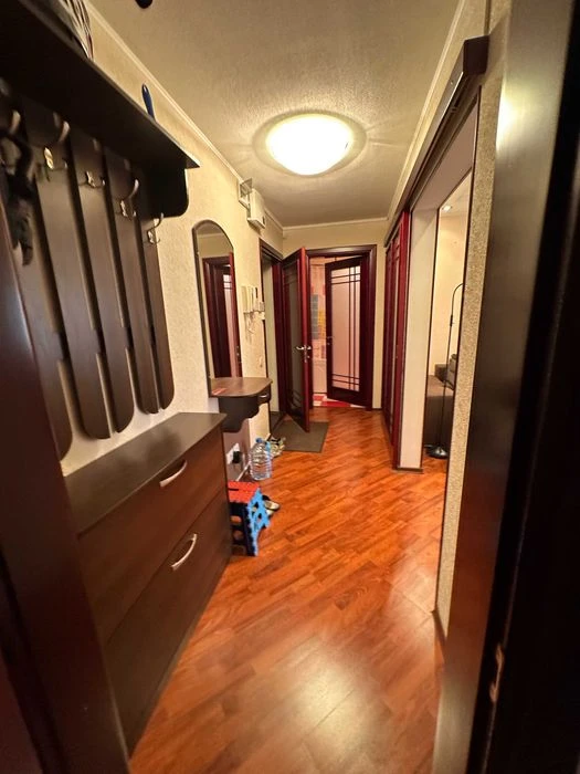 Two-bedroom apartment for sale in Pavlovo Pole! Nauchnaya metro station, Lyapunov Street!