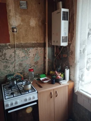 Продам 2-х кімнатну квартиру в центрі