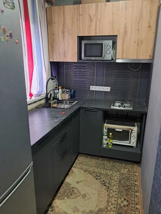 Sale of part of the house in the Oleksandrivskyi house
