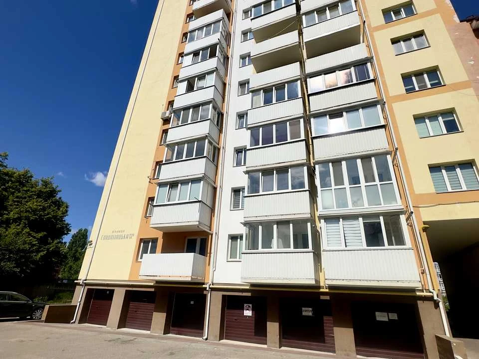 Квартира. Рівне, Гайдамацька вул. (Марфи Струтинської)