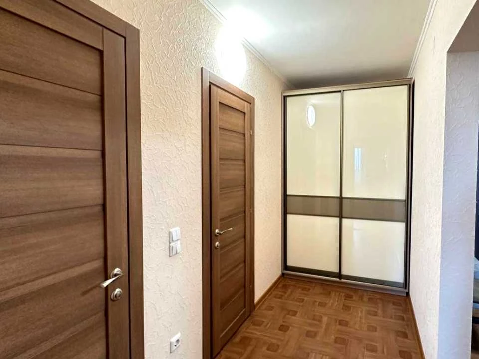 Квартира. Київ, Ревуцького вул.