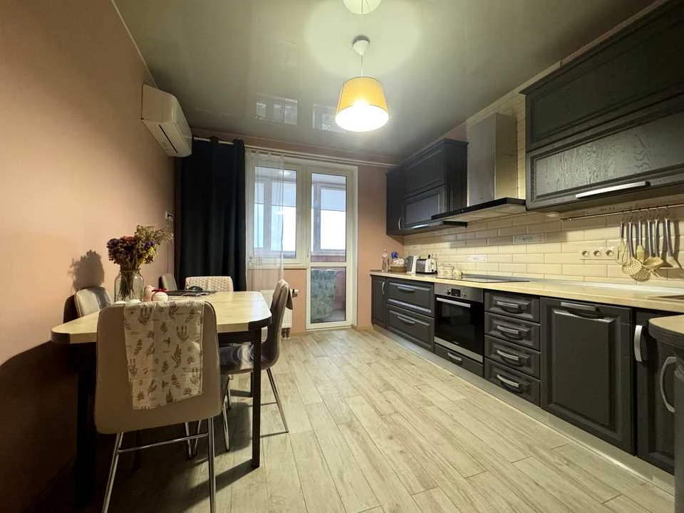 Квартира. Київ, Богданівська вул.