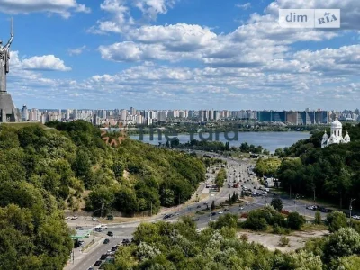 Sale of 4-room apartment 183 sq. m. on Staronavodnytska Street 42/44,