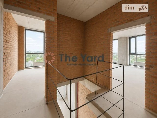 Sale of 4-room apartment 183 sq. m. on Staronavodnytska Street 42/44,