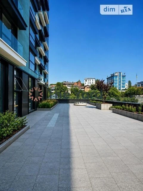 Sale of 4-room apartment 183 sq. m. on Staronavodnytska Street 42/44,