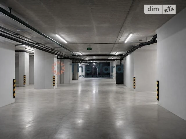 Sale of 4-room apartment 183 sq. m. on Staronavodnytska Street 42/44,