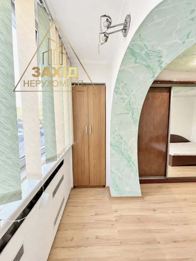 Чотирикімнатна р-н Відродження 74 м², роздільне планування
