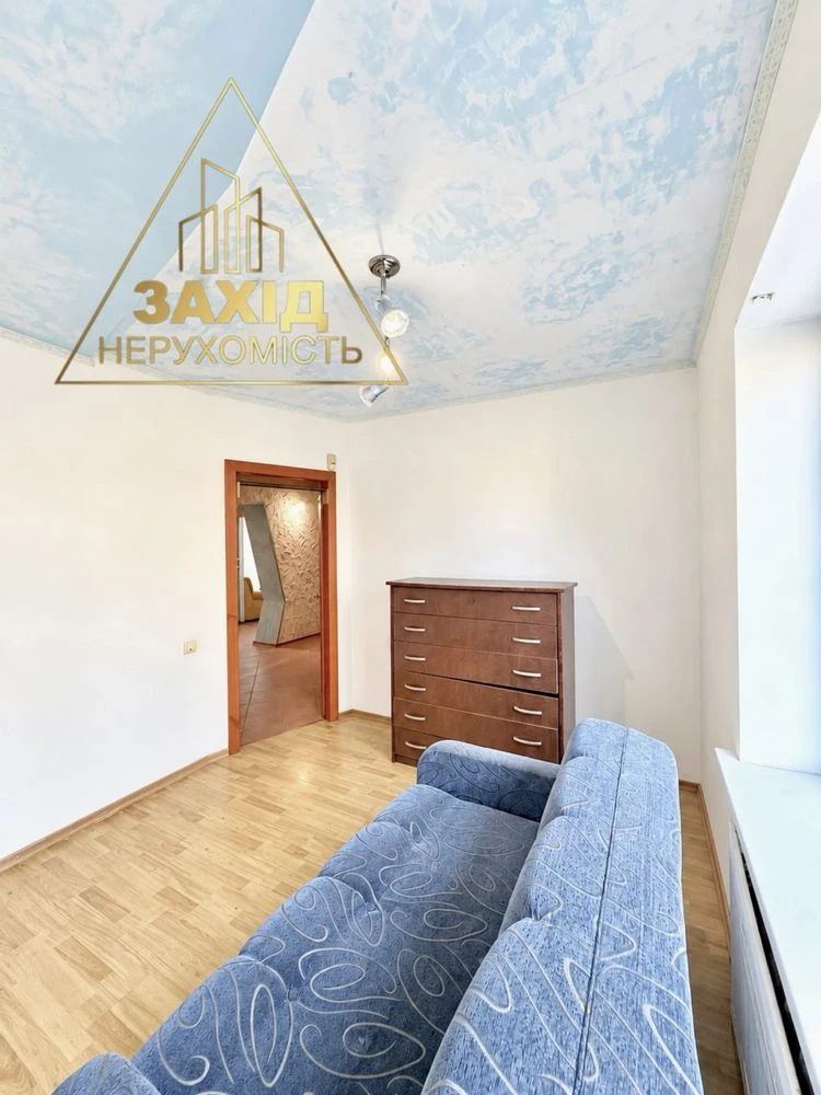 Чотирикімнатна р-н Відродження 74 м², роздільне планування