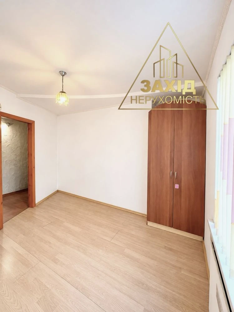 Чотирикімнатна р-н Відродження 74 м², роздільне планування