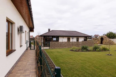 Просторий одноповерховий будинок з ремонтом  220 м² на 14,4