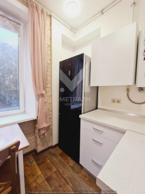 Id 93499 Продам 2к.квартиру 3/5 с ремонтом в центре возле ме