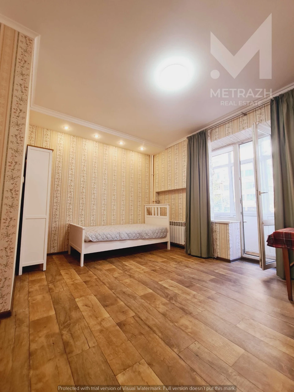 Id 93499 Продам 2к.квартиру 3/5 с ремонтом в центре возле ме