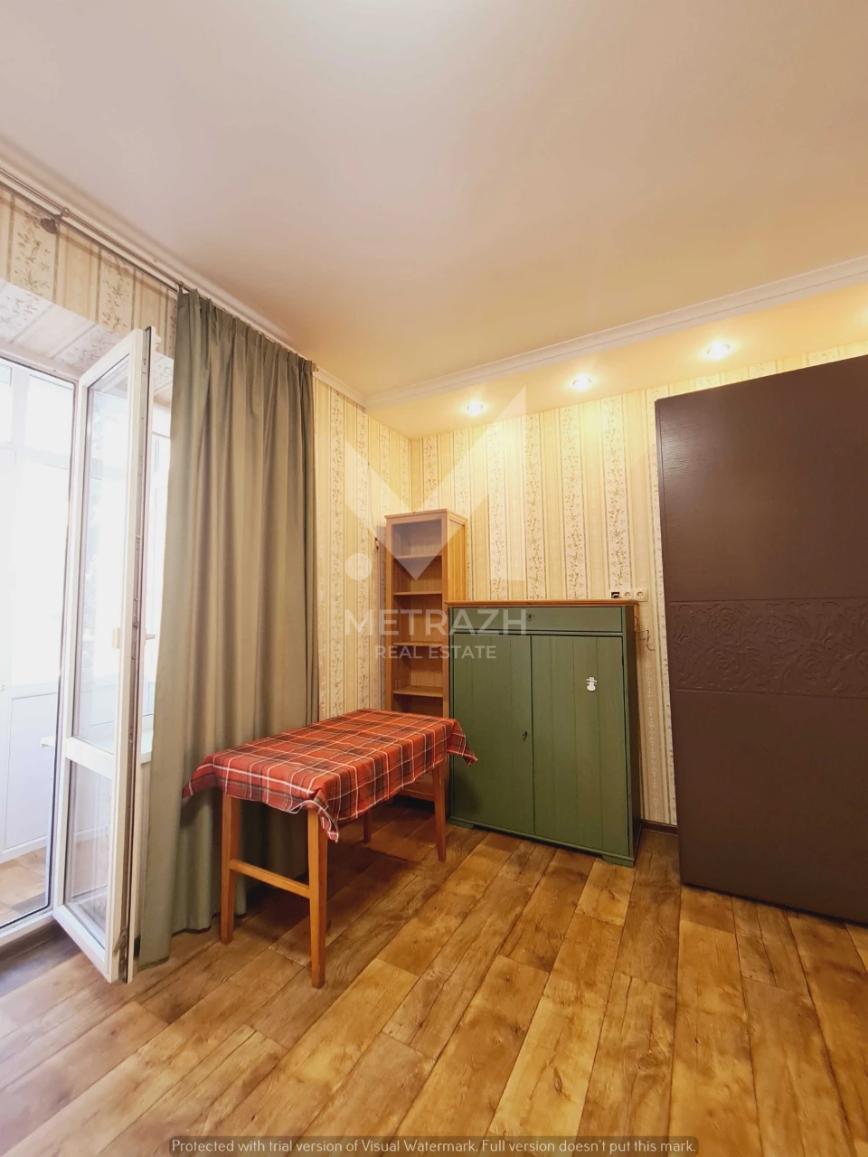 Id 93499 Продам 2к.квартиру 3/5 с ремонтом в центре возле ме