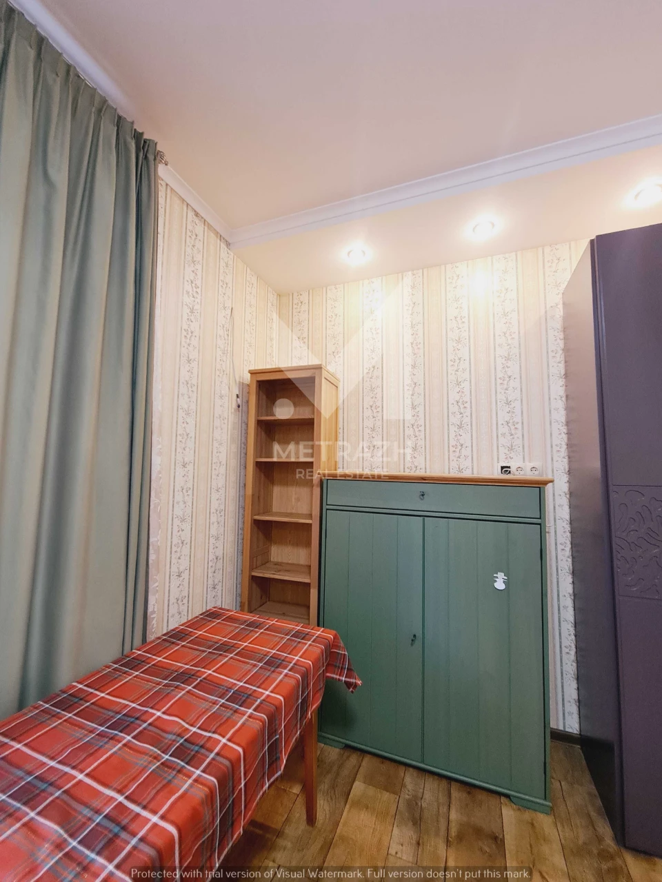 Id 93499 Продам 2к.квартиру 3/5 с ремонтом в центре возле ме