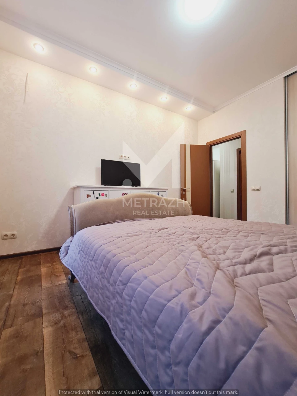 Id 93499 Продам 2к.квартиру 3/5 с ремонтом в центре возле ме