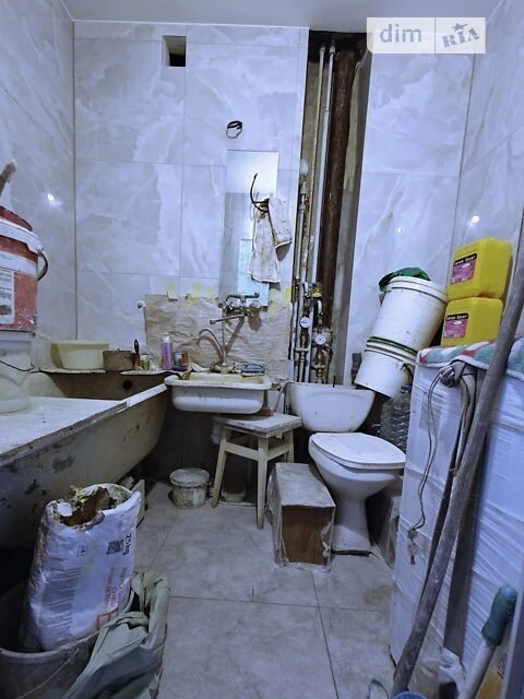 Sale of 2-room apartment 45 sq. m. on Yuriy Lytvynskogo St. 33 • I